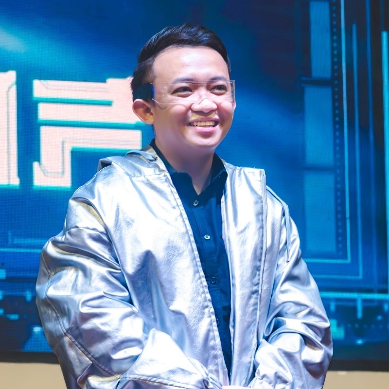 Bernard Mok Vision